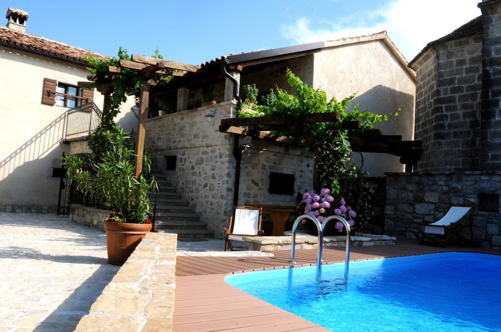 Gračišće Holiday Homes Poli Svetega Antona מראה חיצוני תמונה